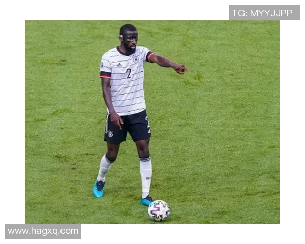 吕迪格的足球之路：从年轻天才到世界级后卫的成长历程