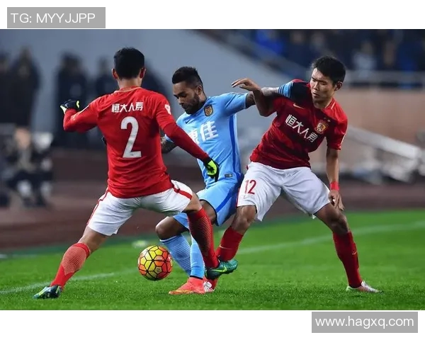 深圳与广州恒大精彩对决视频回顾球迷热议赛场瞬间与战术分析 深圳与广州恒大精彩对决视频回顾球迷热议赛场瞬间与战术分析